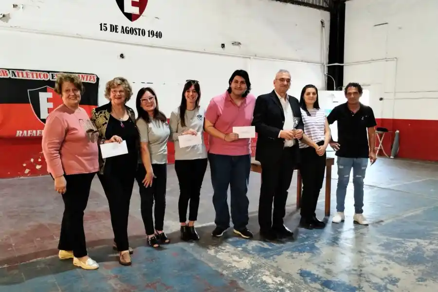 El senador Calvo junto a la gente en la gestión y concreción de proyectos que benefician a pueblos y ciudades