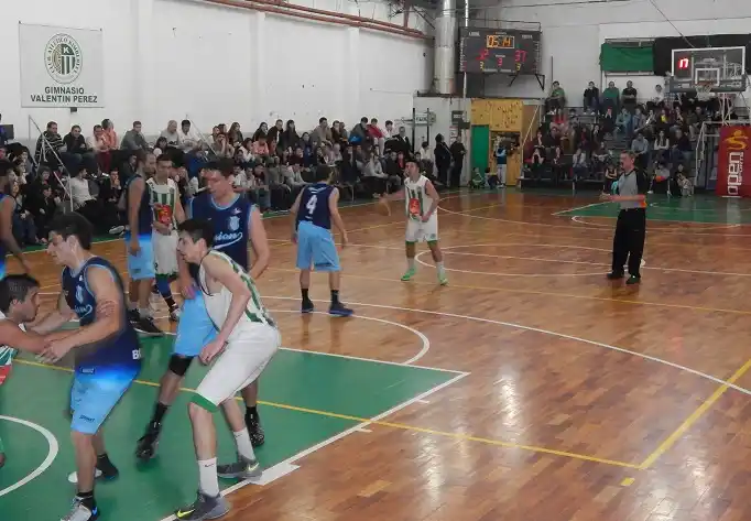 Kimberley y Unión se midieron con cancha llena. 