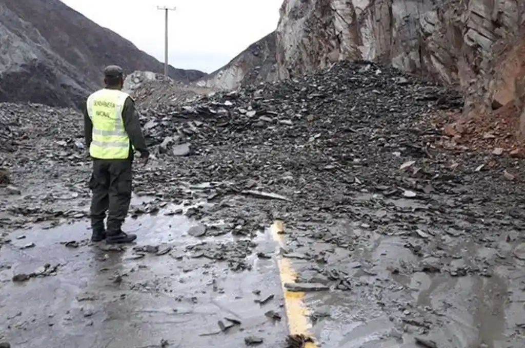 Lluvias en San Juan: crece el número de evacuados y derrumbes de montaña