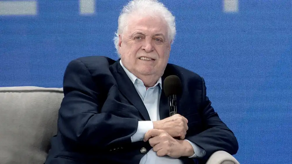 Ginés saludó al Hospital Centenario por su 107° aniversario: "Viví y dormí allí durante un mes"