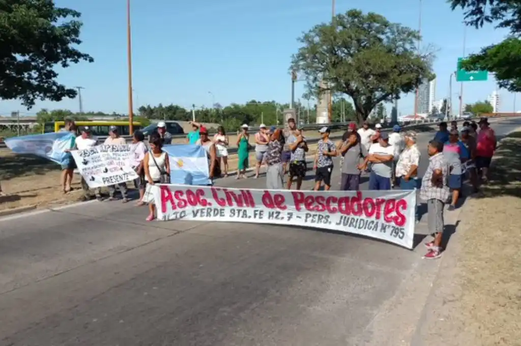Pescadores cortan la Ruta 168 y otros puntos de la provincia de Santa Fe