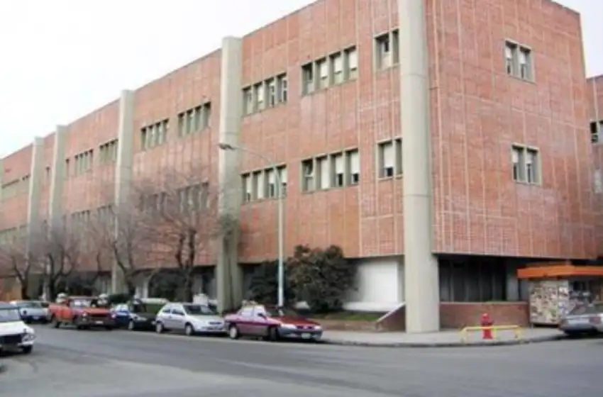 Murió el bebé que fue aplastado por una reja