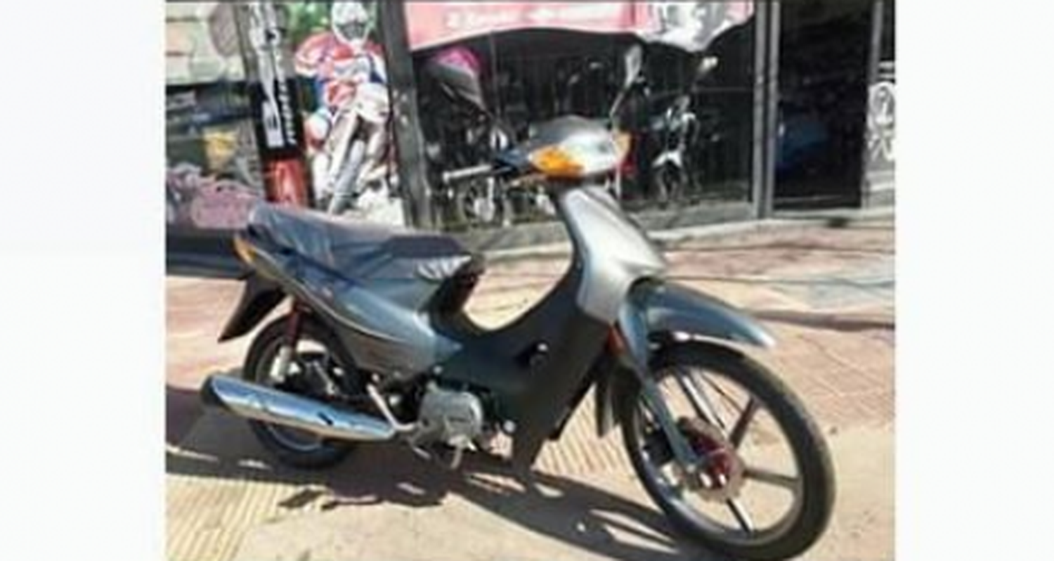 Buscan documentación y moto robada