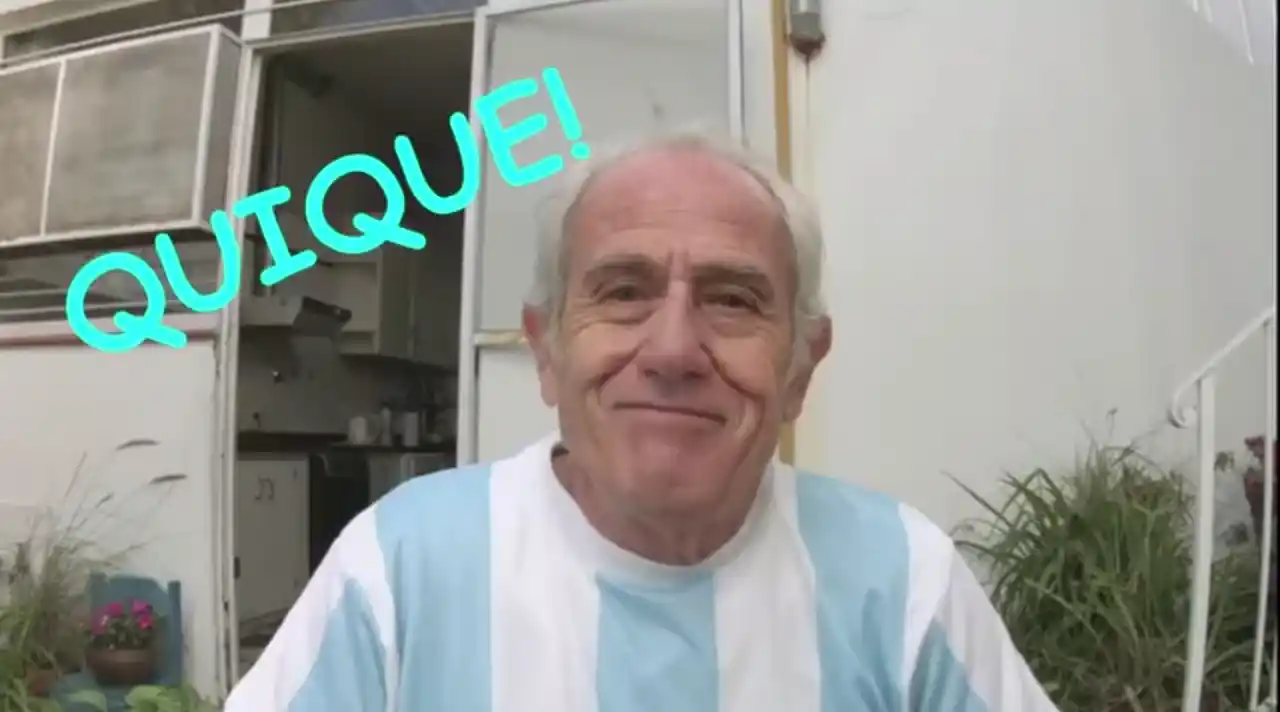 Polémica por el "Abuelo Quique", actor porno contratado por presidencia para publicidad oficial del Mundial