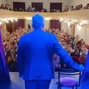 Mario Massaccesi emocionó al público gualeyo con su propuesta escénica