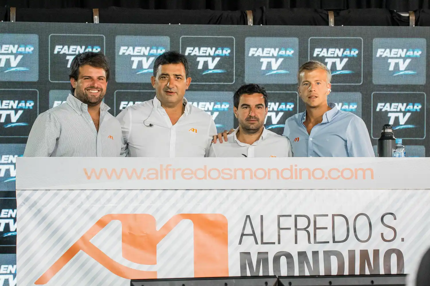 Mondino, con las patas para arriba en Río Cuarto