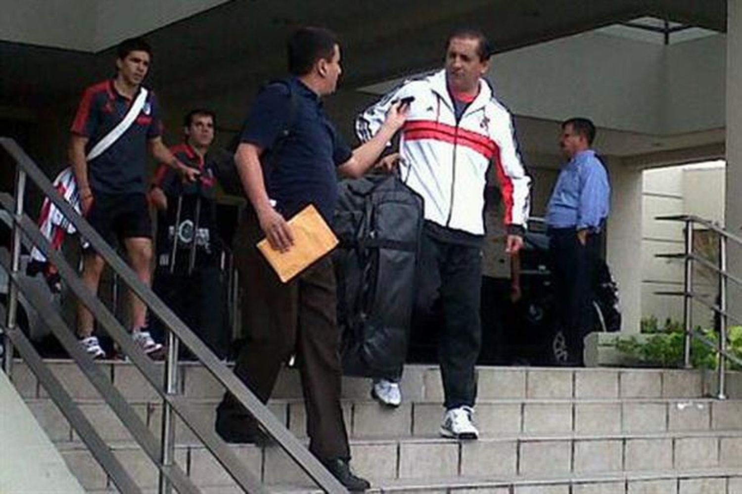 Con otro sistema, Ramón confirmó el equipo para jugar en Ecuador