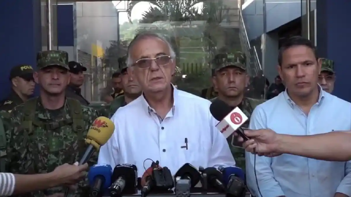 Grupos violentos del CATATUMBO están «de cacería»: ministro de Defensa de COLOMBIA admite crisis humanitaria en la zona