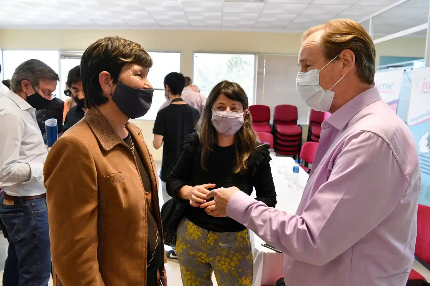 Bordet visitó el parque Industrial de Crespo donde dialogó con empresarios