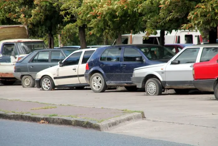 Se acumulan rodados secuestrados frente a la Departamental