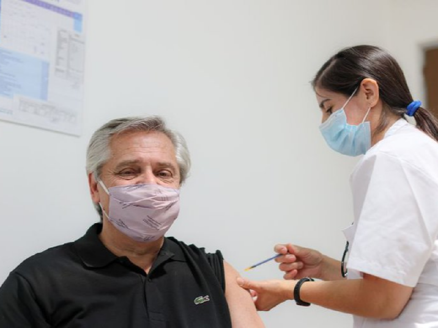 Uno por uno, quiénes son los dirigentes y funcionarios que ya se aplicaron la vacuna contra el coronavirus