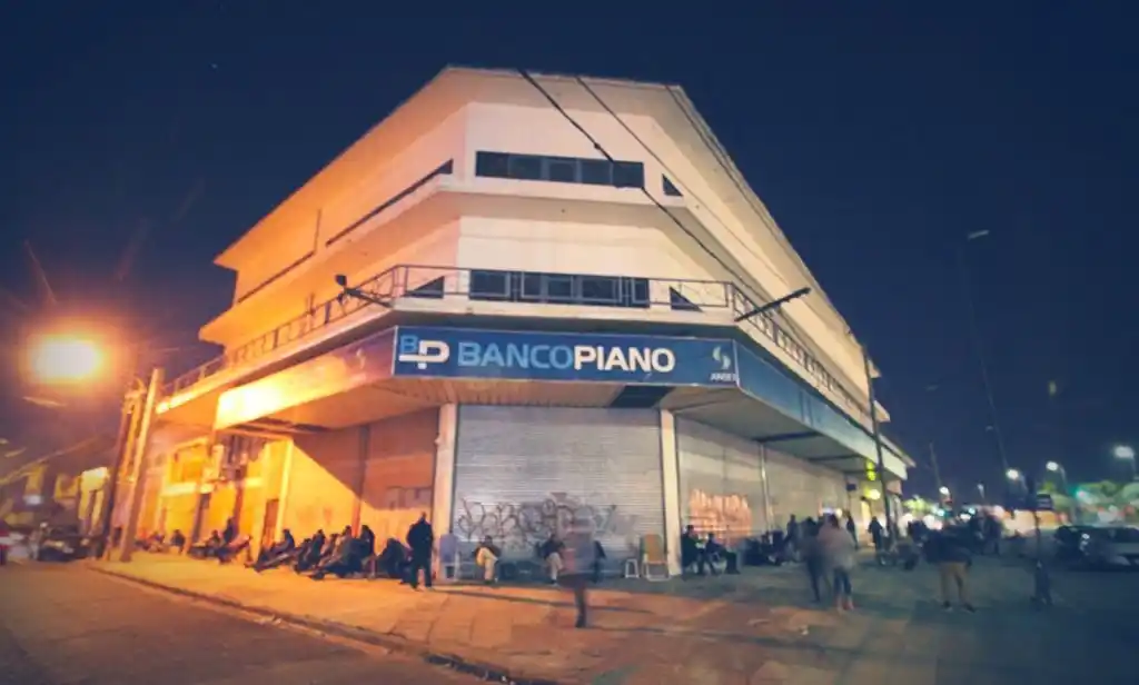 Nuevo cronograma tras el caos: Este sábado cobran jubilados con DNI terminados en 0 y 1