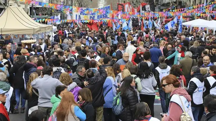 Organizaciones sociales montaron un acampe por 48 horas en la 9 de Julio