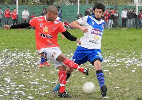 Sportivo y Central Larroque dividieron puntos en el clásico