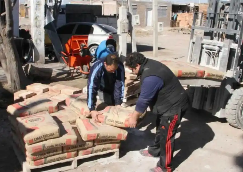 Venta de materiales para la construcción en corralones: trabajan en una propuesta local