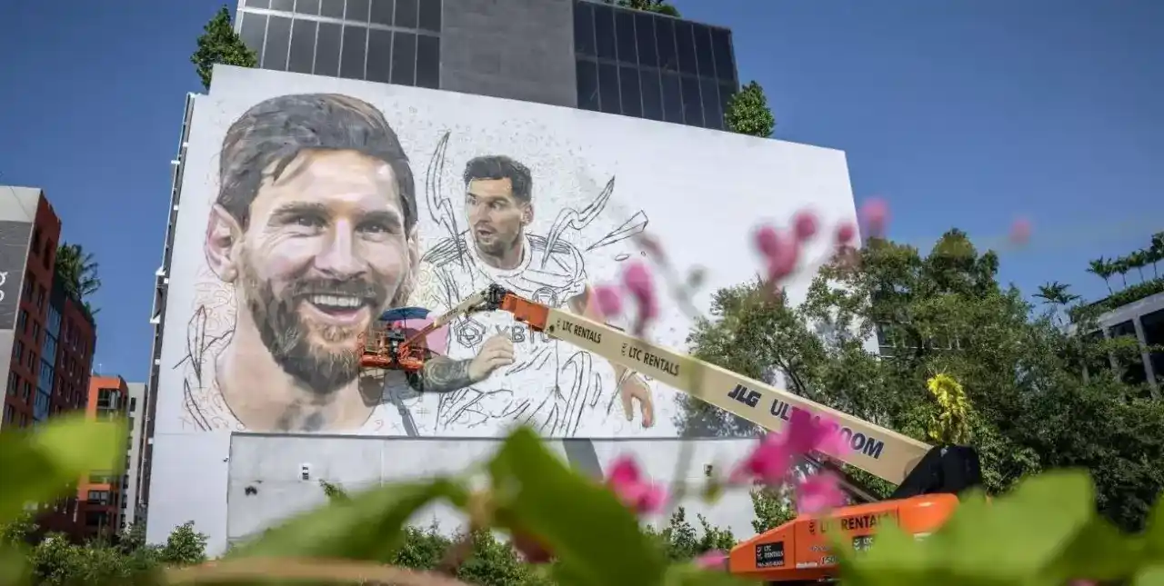 Un enorme mural espera por Messi en Miami: fue pintado por un argentino