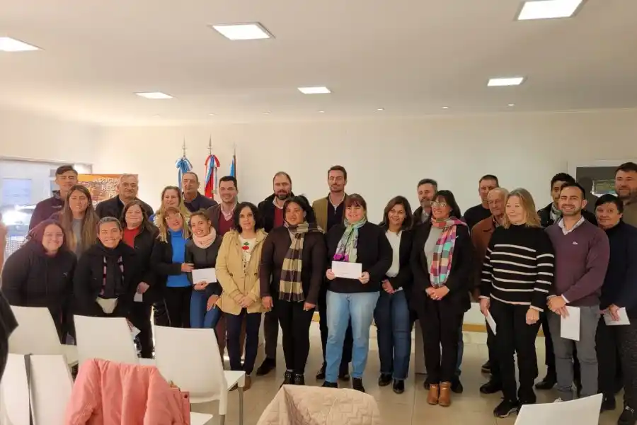 Emprendedores de Rafaela recibieron créditos de la Asociación Regional para el desarrollo