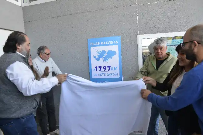 Homenaje a los héroes de Malvinas en el Jardín de infantes 908