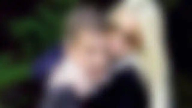 Escracharon a una famosa pareja porque no paraban de tocarse