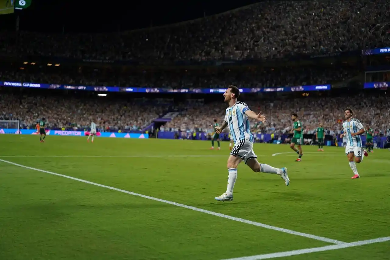 Lionel Messi - 1