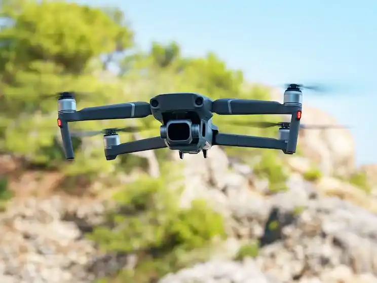 El gobierno desreguló el uso de drones y eliminó restricciones para operar equipos inferiores a 250 gramos