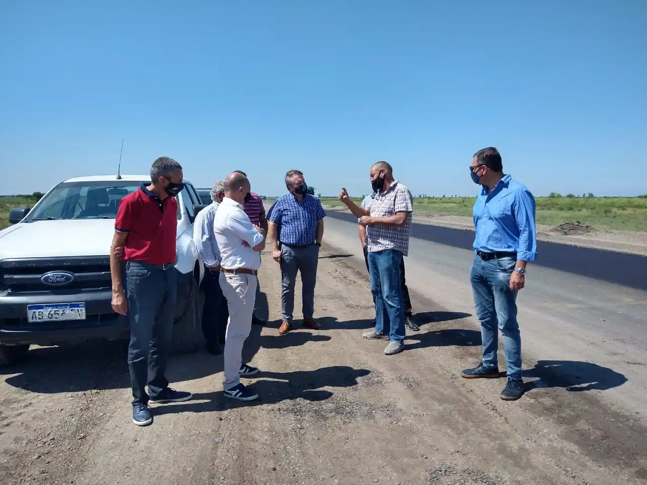 Michlig y González recorrieron la obra de repavimentación de la RP N° 2