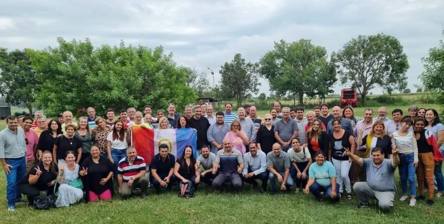 Reunión en Ceres del Massismo santafesino.