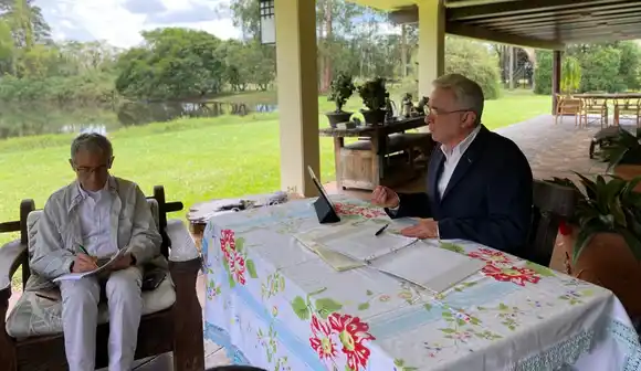 Uribe se somete a LA VERDAD y confiesa que lo engañaron ¿Por qué?