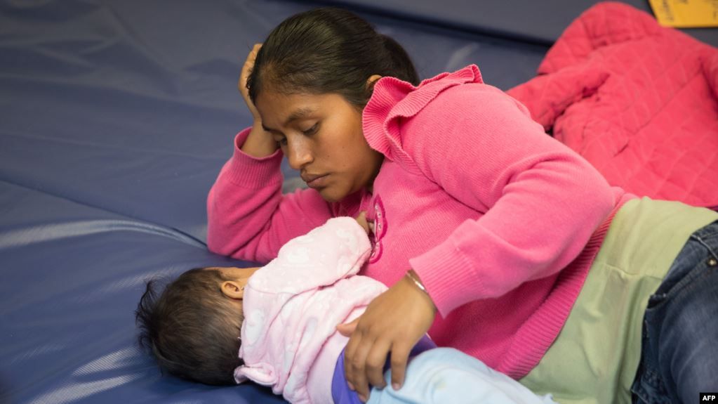 Reuters: la política migratoria de EE. UU. envía a miles de niños de regreso a México