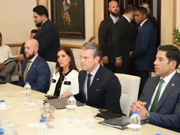 "Vamos a perseguir a los narcoterroristas. No nos quedaremos de brazos cruzados": Pete Hegseth en República Dominicana