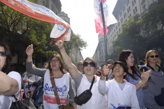 La Provincia descontará a docentes y estatales que pararon medio día el lunes