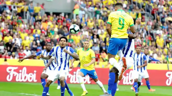 Brasil aplastó a Honduras