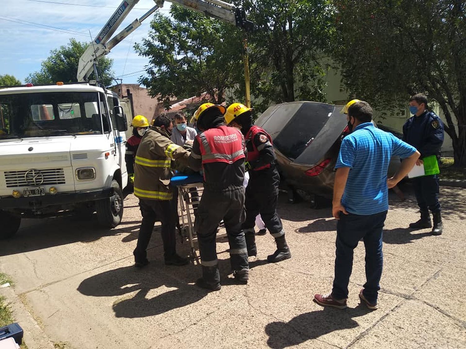 El reconocido meteorólogo Eduardo Aubert protagonizó un impactante accidente