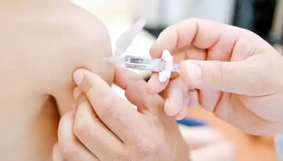 Buscan aprovechar la vacunación antigripal en niños para aplicar dosis contra el sarampión