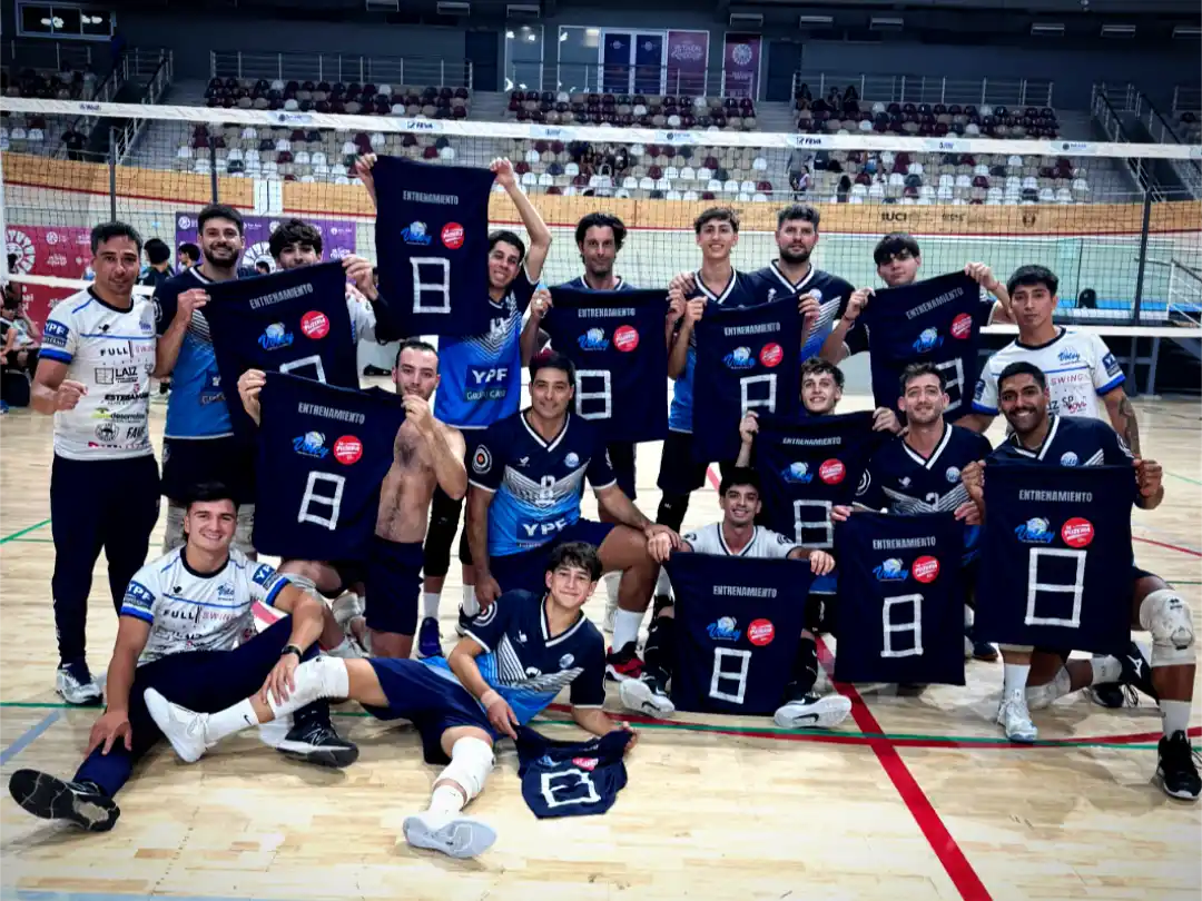 Náutico ganó y homenajeó al capitán Matías Arregui que jugó su último partido con "la Celeste". PH: agencia.