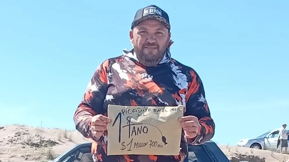 David Demetrio, ganador del 3° "Picadito del Tano" en Punta Florida