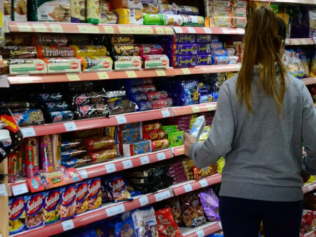 Enero: una familia necesitó ingresos por $56.459 para no caer bajo la línea de la pobreza