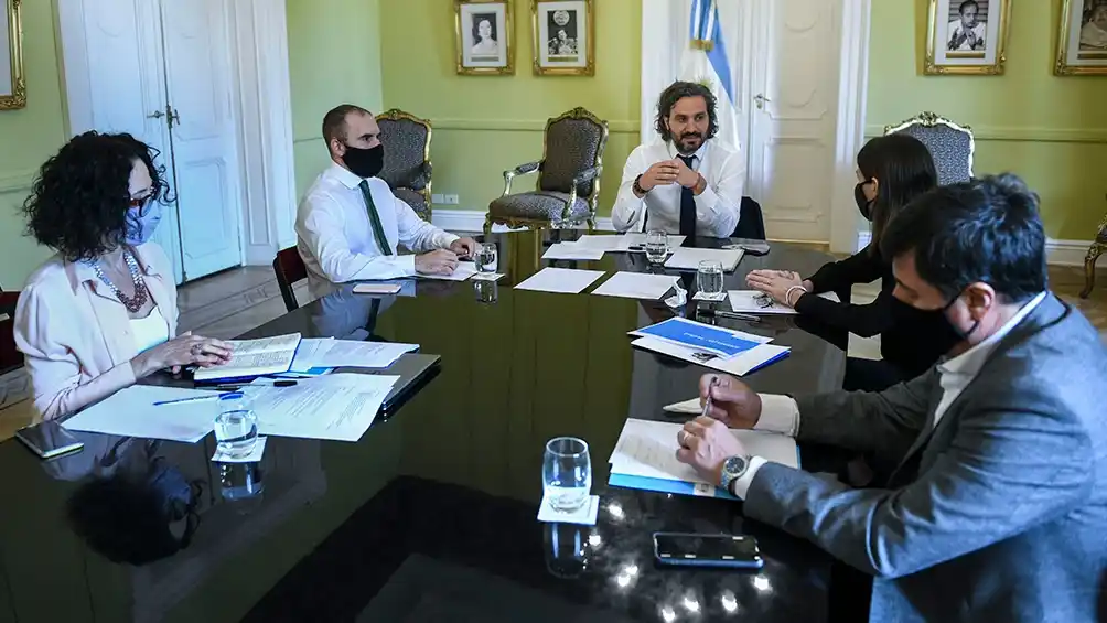 El Gobierno refuerza los programas sociales para salir del paquete de ayuda de la pandemia