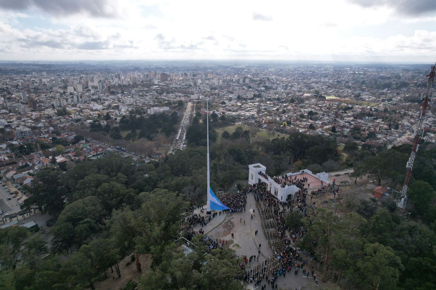 Inauguración del Mástil del Bicentenario.