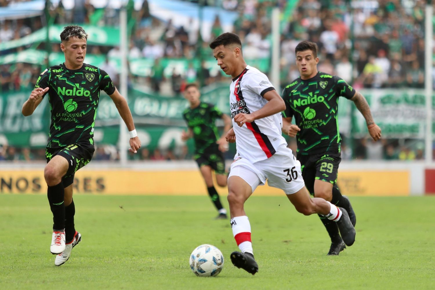 Esteban Fernández, entre Mónaco y Elías López.