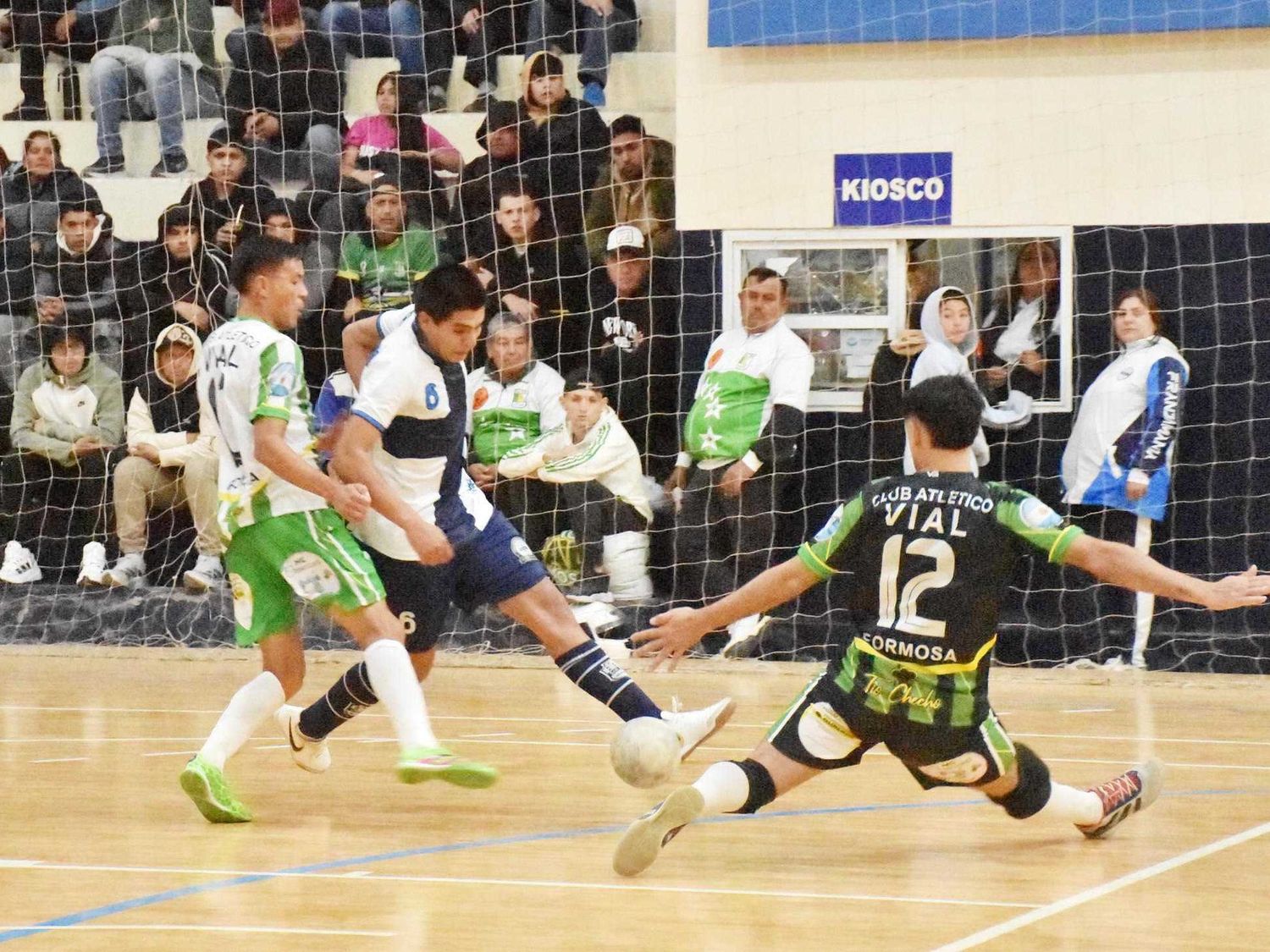 Franjeados se adelantó
en la finales frente a Vial