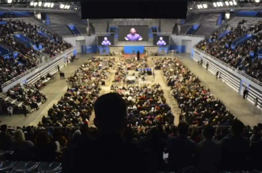 ¿Vuelven los timbreos?: Los testigos de Jehová reanudan reuniones presenciales tras dos años de pandemia
