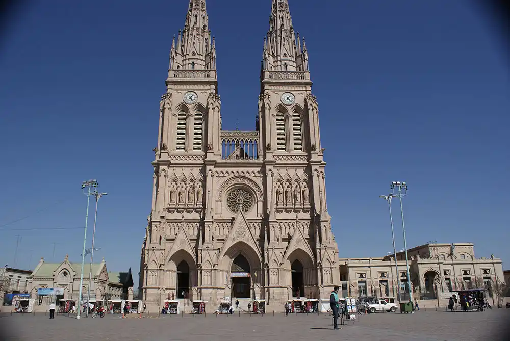 Luján: La Iglesia prepara una misa contra el proyecto de aborto anunciado por Alberto Fernández