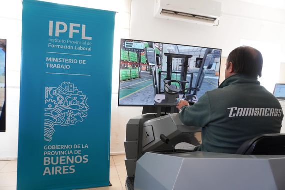 La Universidad Barrial presentó simuladores de maquinaria pesada