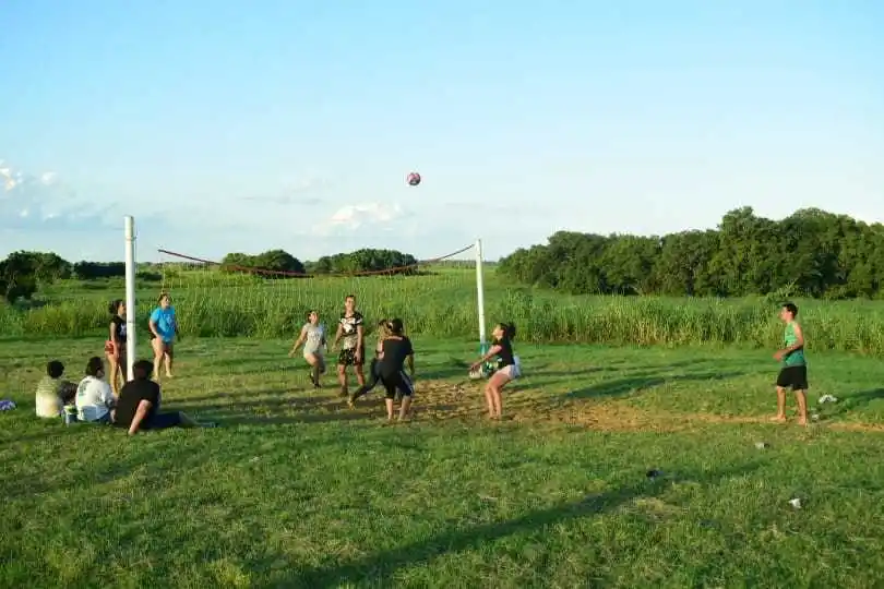 Vuelven los deportes al aire libre y la práctica en establecimientos cerrados