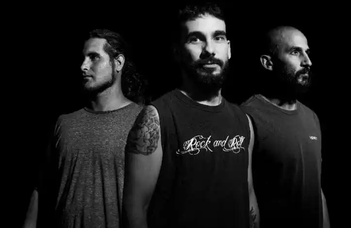Colmado. Nahuel Silva, Nicolás Funes y Leandro Toledo
