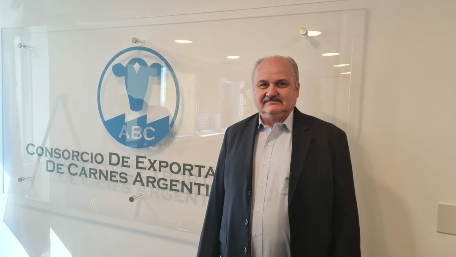 Exportadores de carne reclaman medidas para que aumente el precio de la hacienda