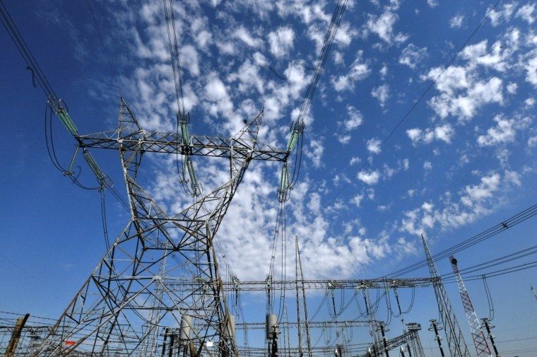 Por la devaluación, ya se gastaron dos tercios de los subsidios previstos para electricidad