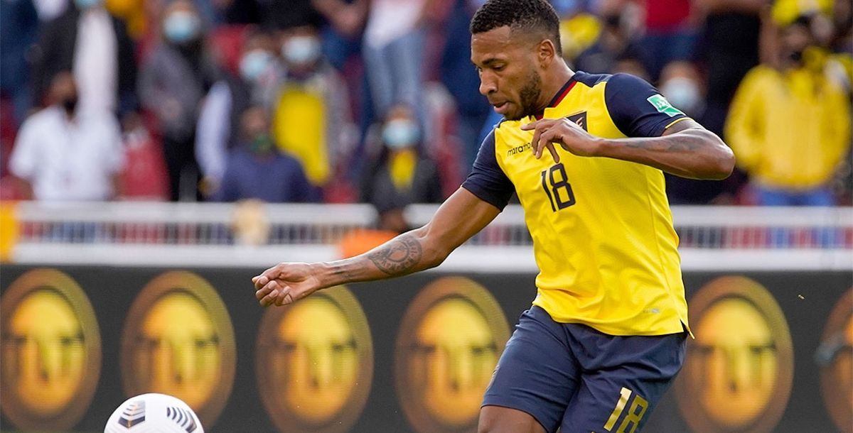 Preciado vistiendo la camiseta de la Selección de Ecuador