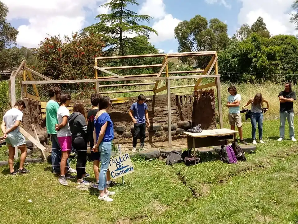 Colegio Nuestra Tierra, educación ecológica y filosofía cooperativa 